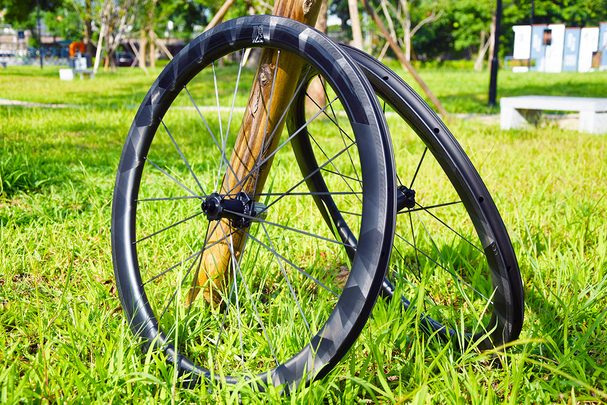 2023 ultralight carbon spokes rim brake wheelset pro version-Free taxes and duties to EU and UK